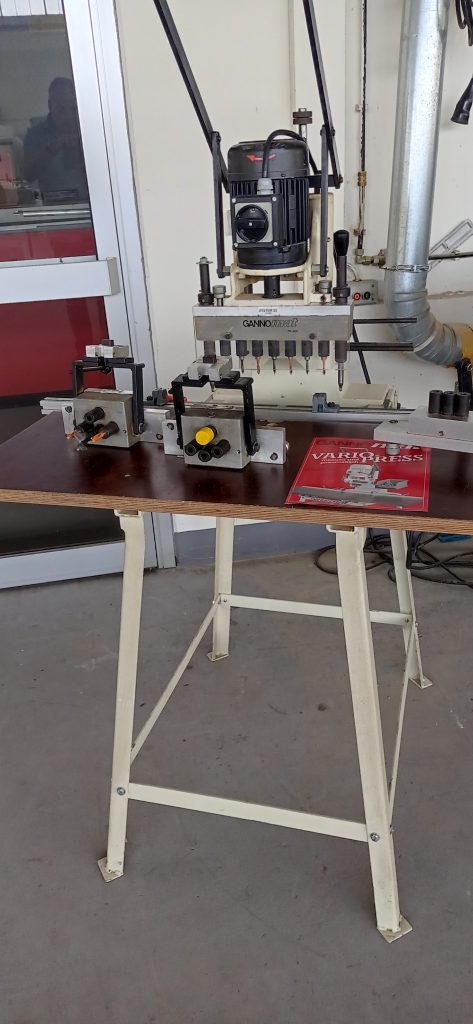 Gannomat Bohr- und Einpressmaschine Typ Variopress (19111) #7060